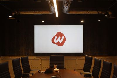 Webbie office background